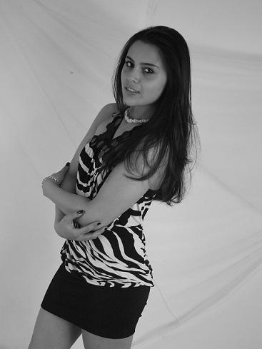 Female model photo shoot of Carolyna22