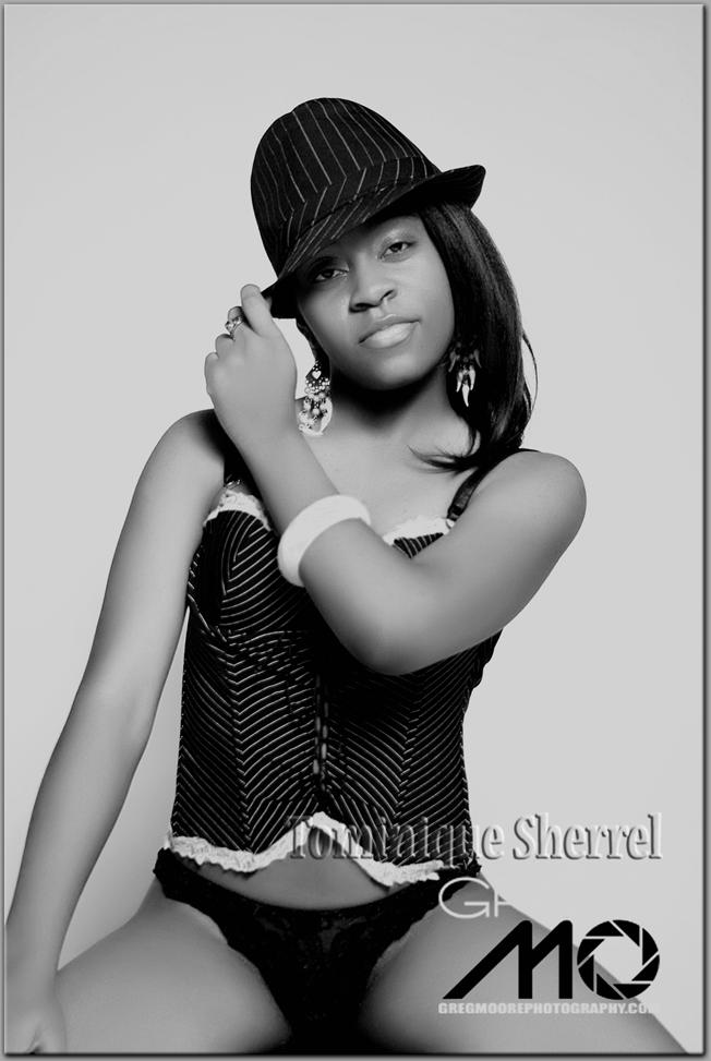 Female model photo shoot of Tominique Sherrel