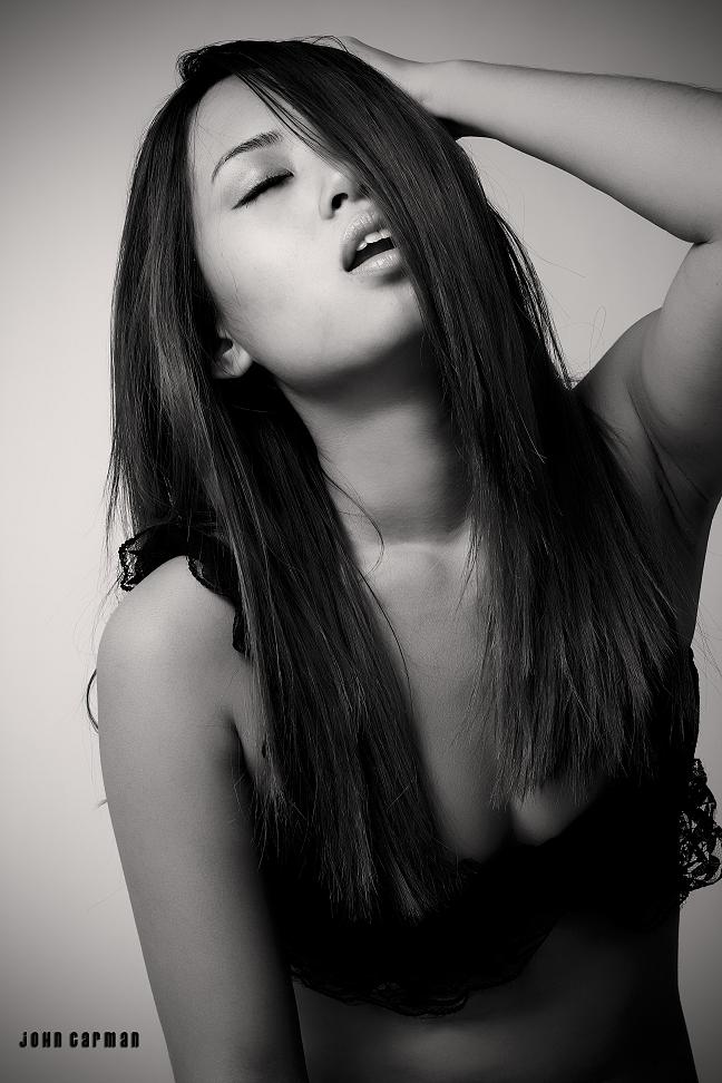 Female model photo shoot of Vivian Tran