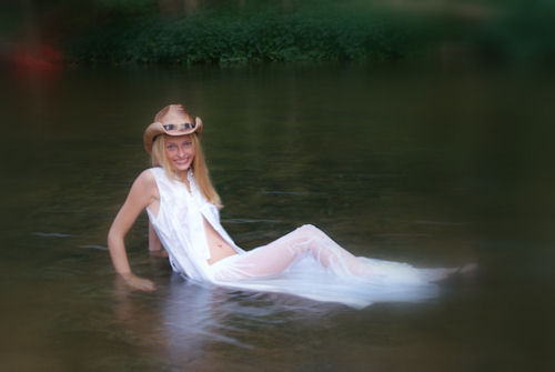Female model photo shoot of babygurl18 by Grace Prater in Kentucky