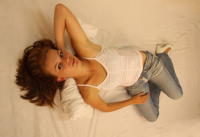 Female model photo shoot of Annickkk in Herentals, Antwerpen, BelgiÃ«