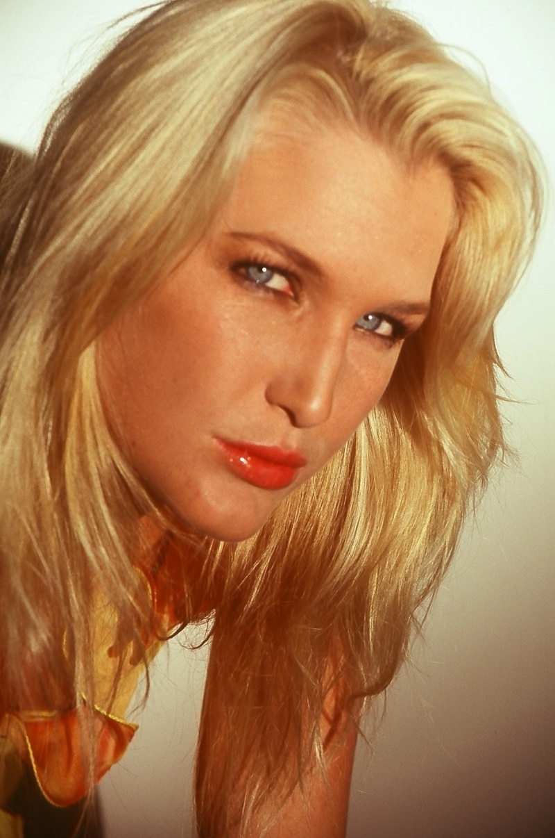 Female model photo shoot of Belinda Van Berkel