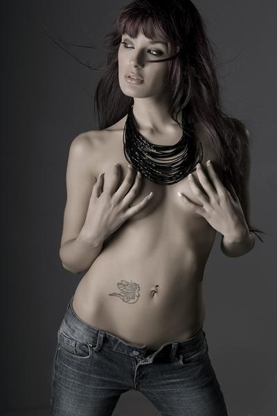 Female model photo shoot of nisha333