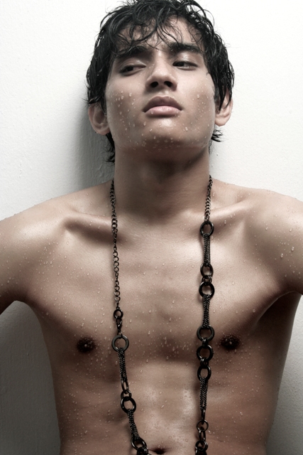 Male model photo shoot of Hanz Moniefiero Medina