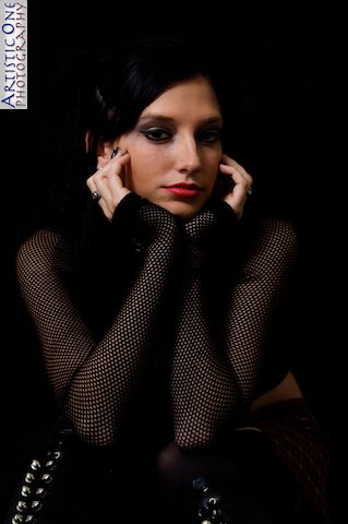Female model photo shoot of Amanda Sherwood