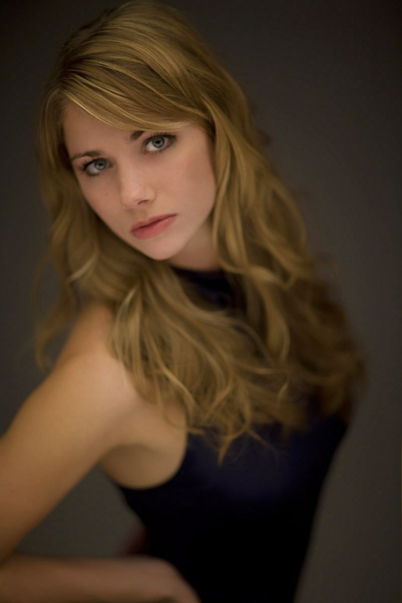 Female model photo shoot of Danielle Aurora