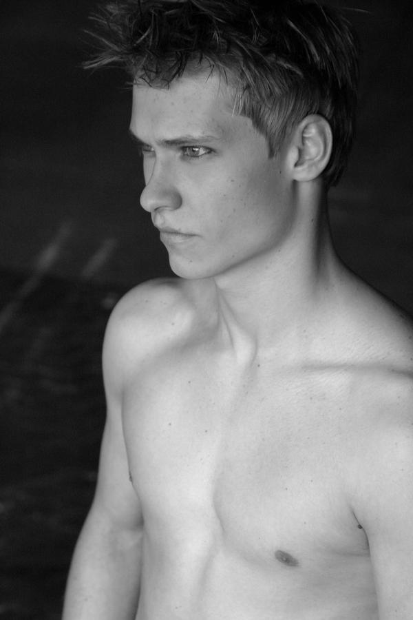 Male model photo shoot of Darek L