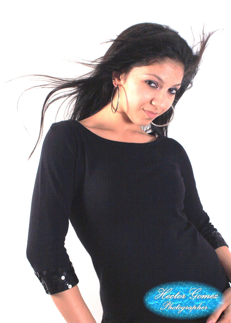 Female model photo shoot of Monica Jasmine