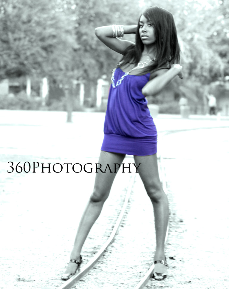 Female model photo shoot of DelanaM by Ericksadventure