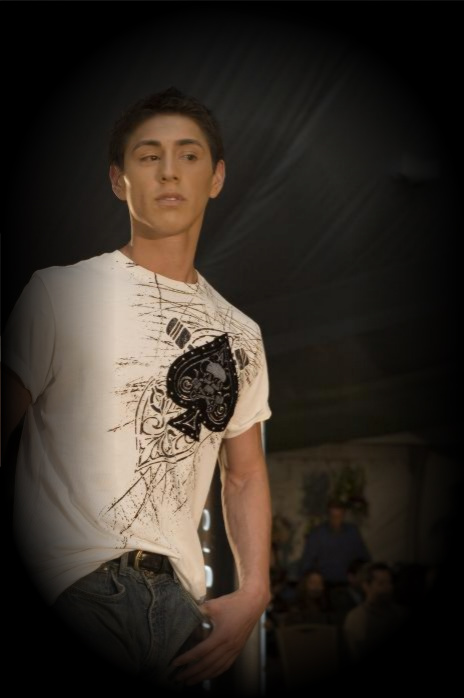 Male model photo shoot of Raul Phoenix