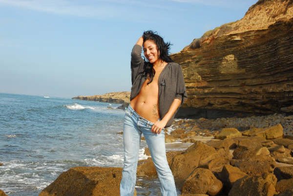 Female model photo shoot of Mariela Martinez