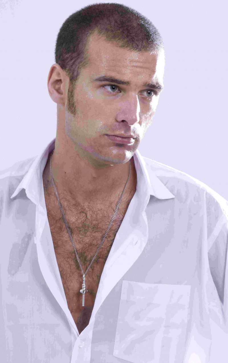 Male model photo shoot of Simon Thompson 007 in ne representaion studio