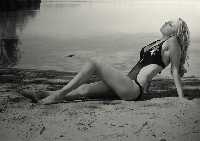 Female model photo shoot of Vanessa Ramsey  by EGibson Photography in Farmington Lake