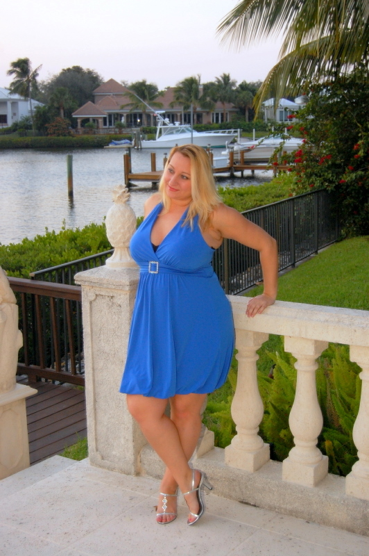 Female model photo shoot of Curvy Krista in Jupiter, FL