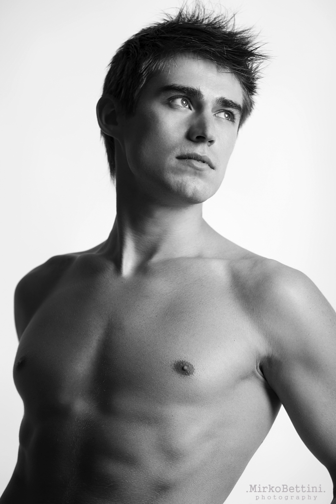 Male model photo shoot of Eduardoo in Milano