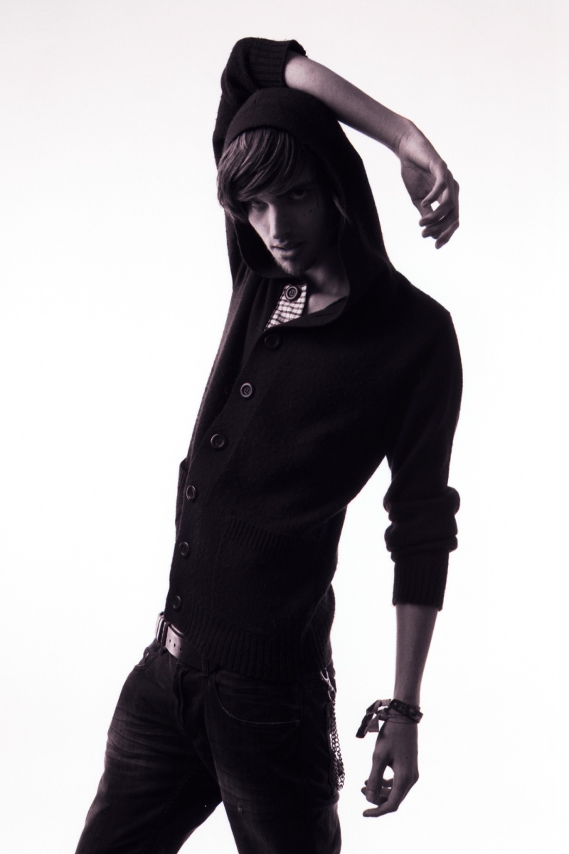 Male model photo shoot of Arron Leppard