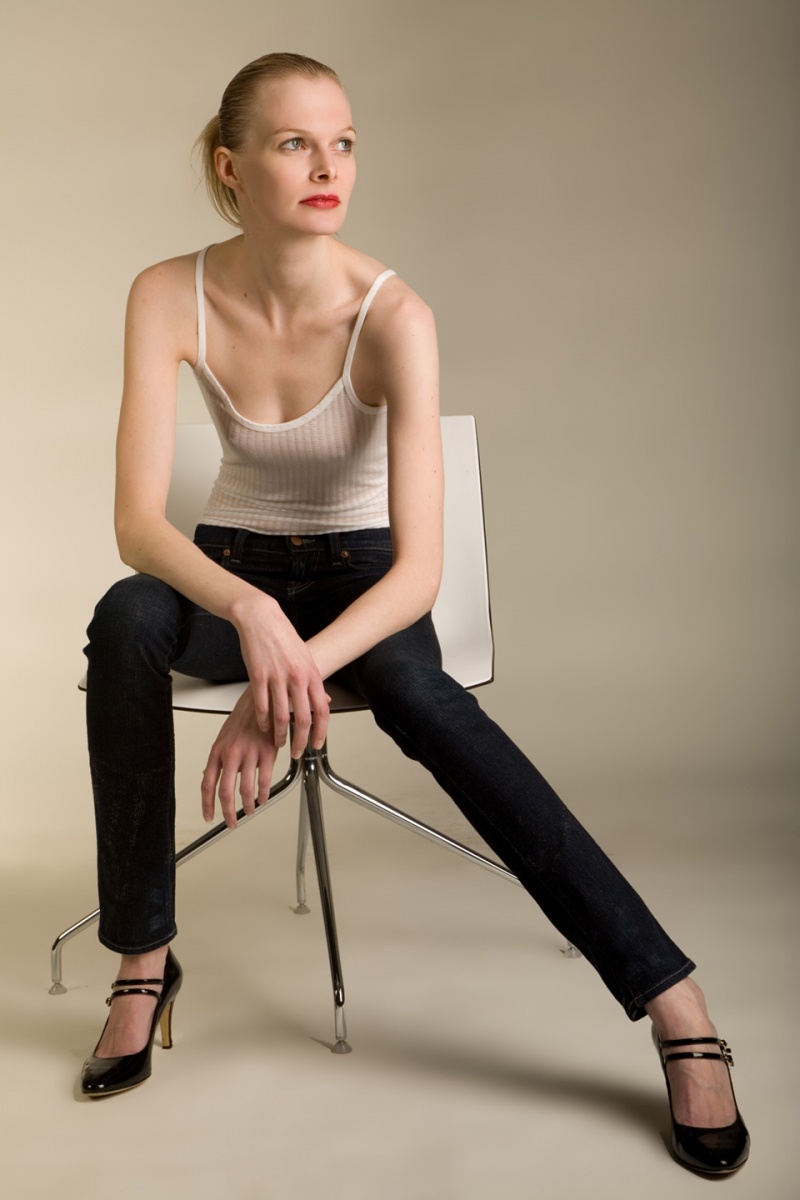 Female model photo shoot of Alexa Carolin