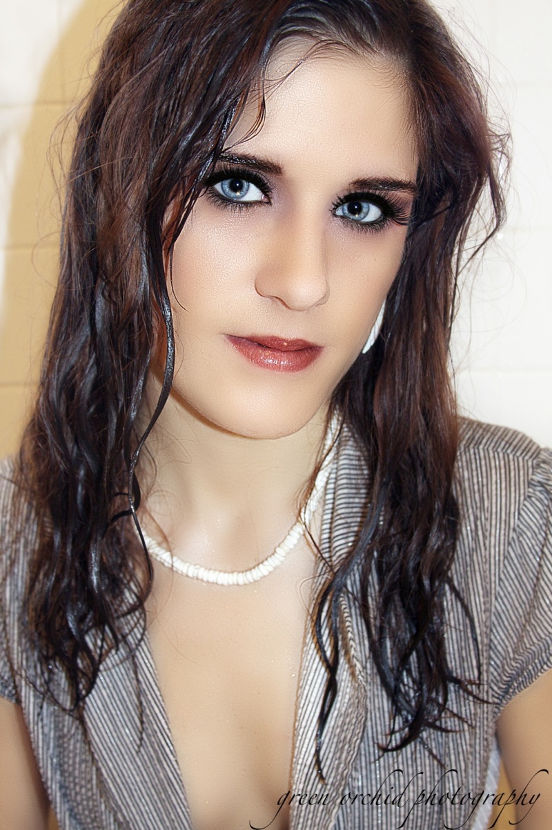 Female model photo shoot of Jeska Leigh