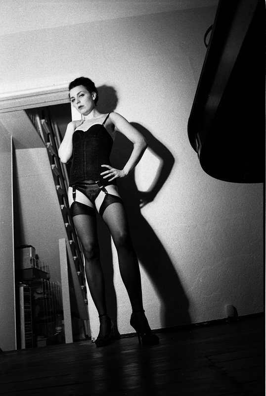 Female model photo shoot of Scarlett O