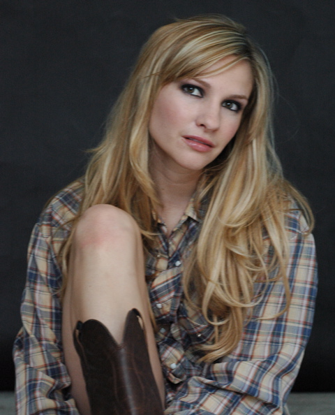 Female model photo shoot of Stephanie Skewes