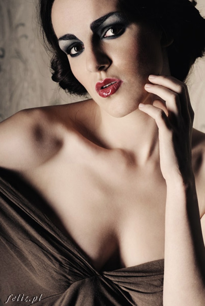 Female model photo shoot of syllia