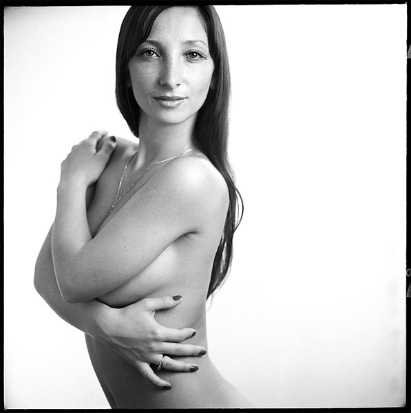 Female model photo shoot of Alina Belochka