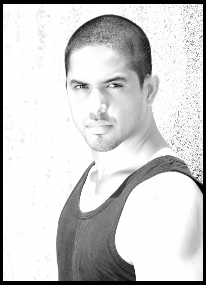 Male model photo shoot of Rafael Roman