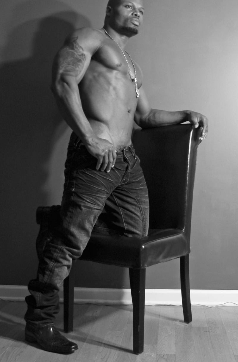 Male model photo shoot of Crowe IV