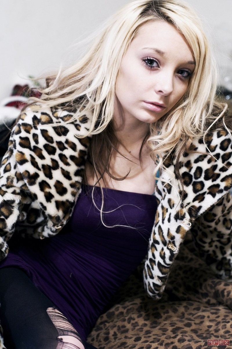 Female model photo shoot of lux aka andrea lillian