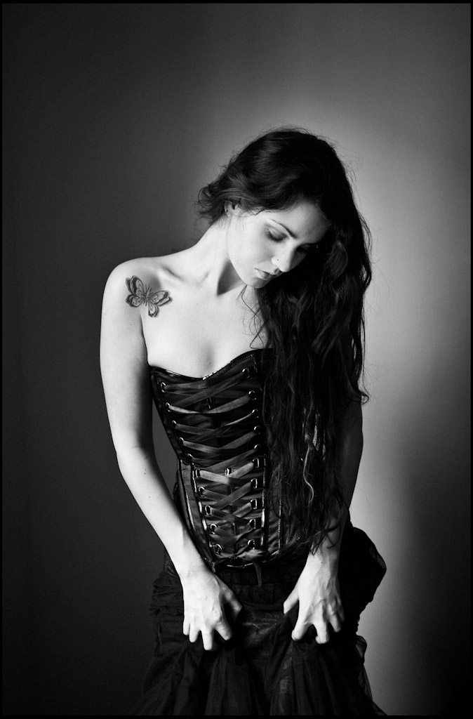 Female model photo shoot of Ermioneweb by zamario