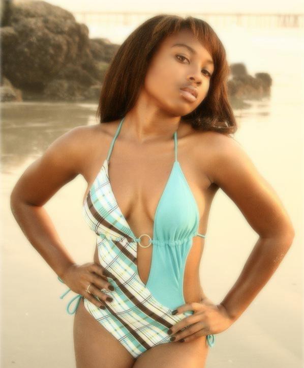 Female model photo shoot of KasturiDeModel in VENICE BEACH