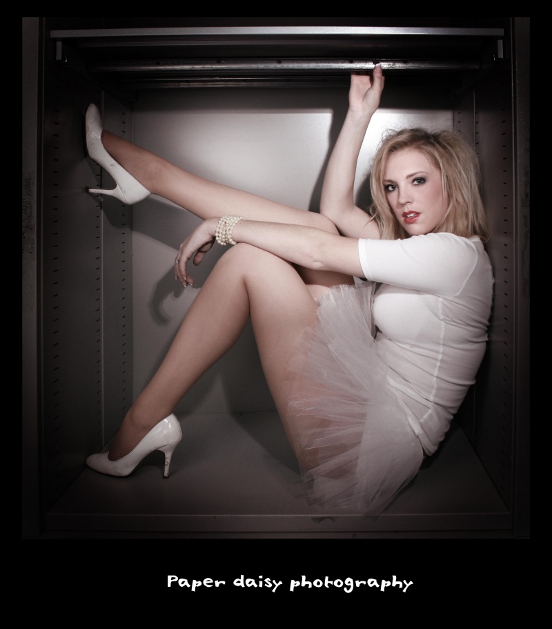 Female model photo shoot of Paper daisy photography