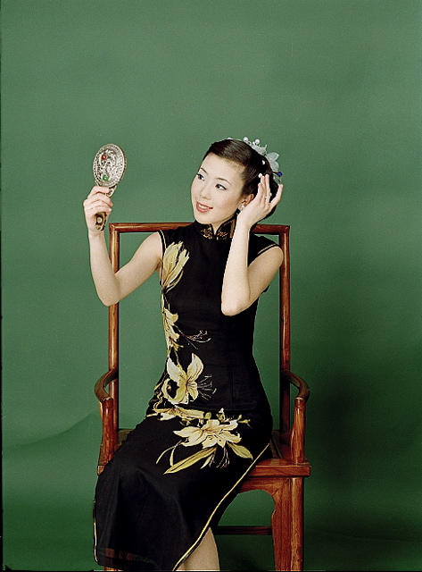 Female model photo shoot of Jun Hou
