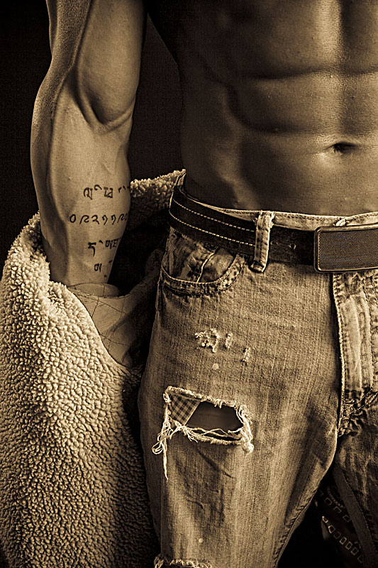Male model photo shoot of Alberto Umana