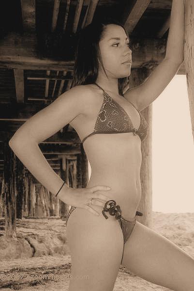 Female model photo shoot of Domino4