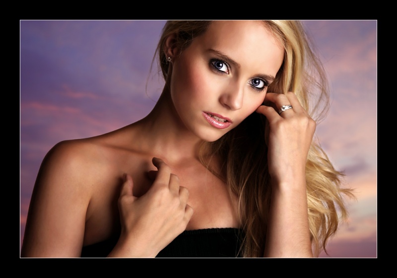 Female model photo shoot of Nina Transfeld