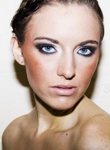 Female model photo shoot of Leah Slater