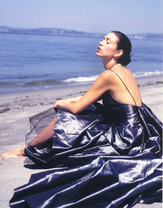 Female model photo shoot of akemi hart in alki