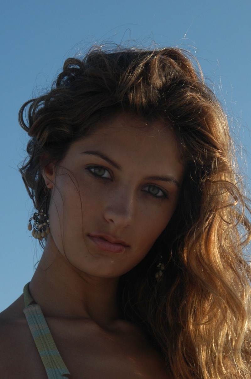 Female model photo shoot of Tia Raquel