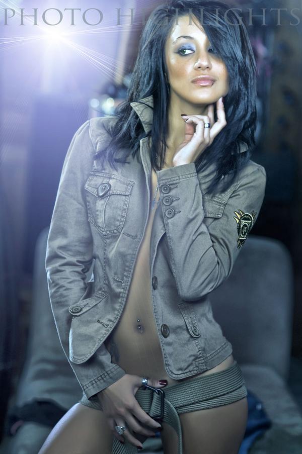 Female model photo shoot of Alyssa Amunet