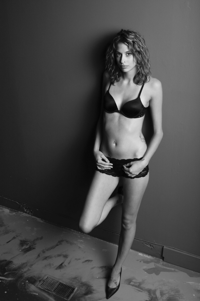 Female model photo shoot of Alexandra McGill