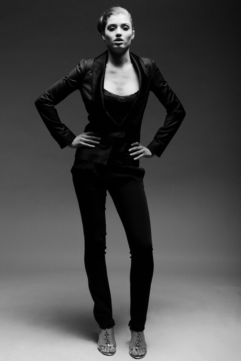 Female model photo shoot of Karla Magsalin by Lucas Zielasko