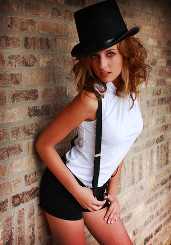 Female model photo shoot of Lisa VE