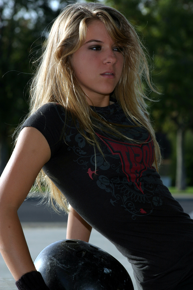 Female model photo shoot of Sydney Allen in Skate Park