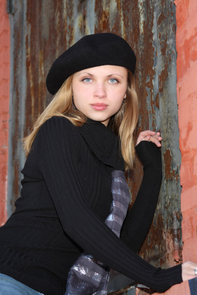 Female model photo shoot of Lori Deanna in Ridgeferry Park Rome, Ga