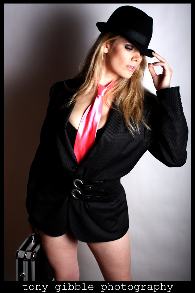 Female model photo shoot of Lindsay Caldwell by tony gibble photography