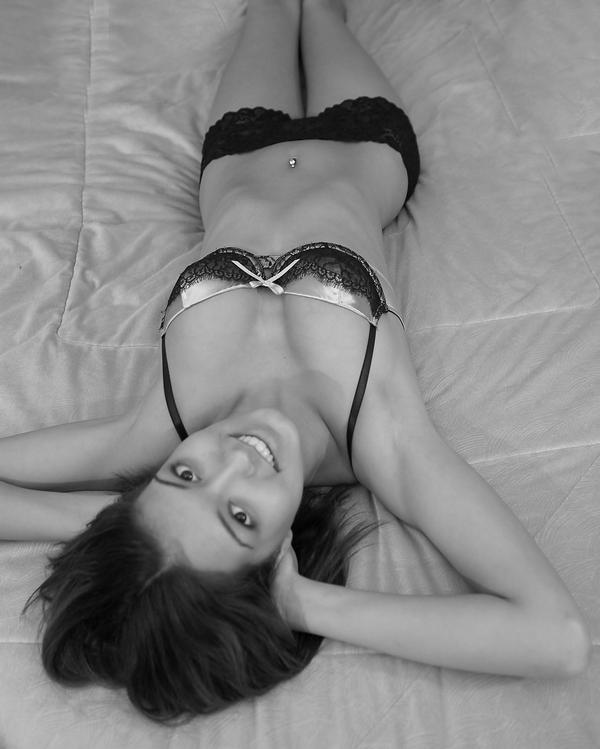 Female model photo shoot of Stephanie Caton