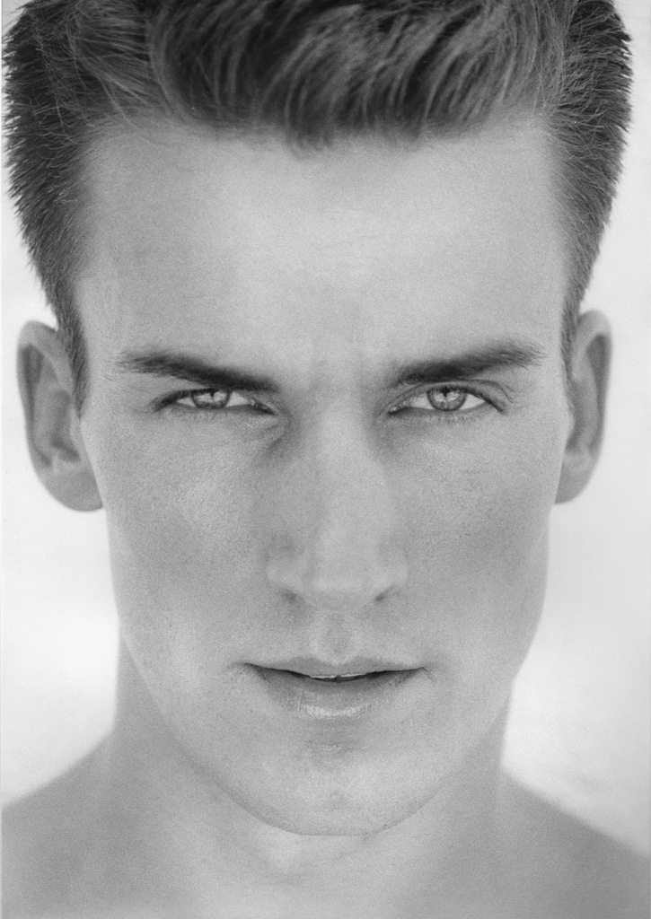 Male model photo shoot of Marcus Vehma