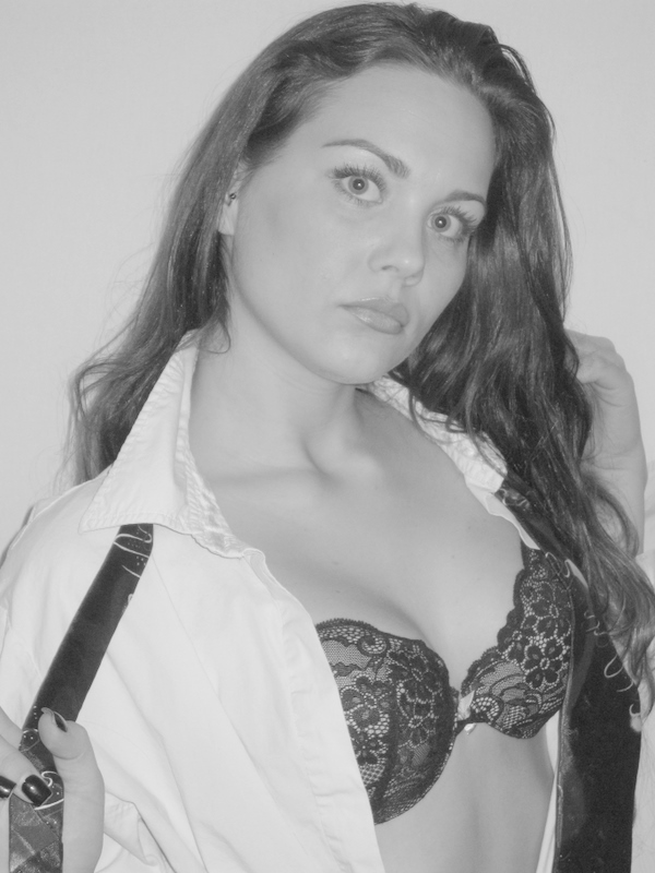 Female model photo shoot of MelissaMarie13