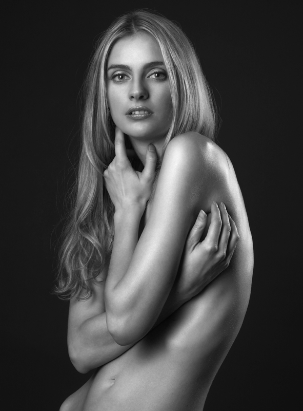Female model photo shoot of Ultramodel